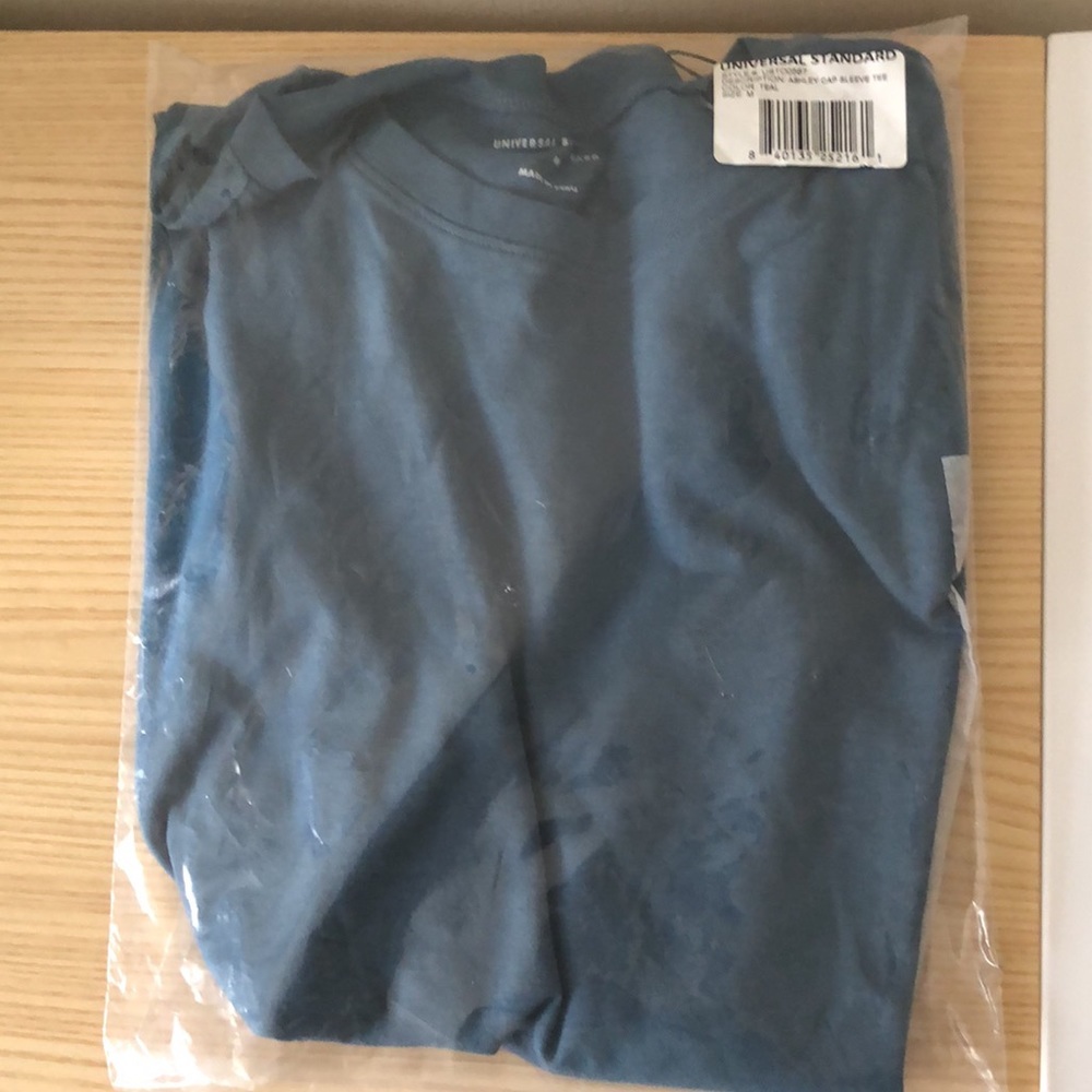US Ashley Cap Sleeve Tee in Teal size Medium